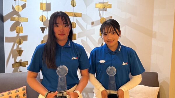 【祝・世界一！】当社シンデレラの岩永杏奈・梨花姉妹、世界ジュニアゴルフ選手権で日本史上初の姉妹同時優勝の快挙！
