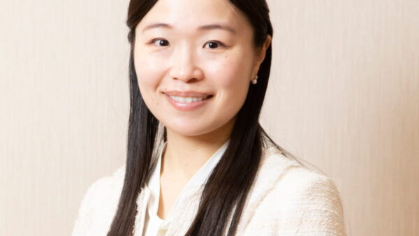 代表取締役社長：ヤブロンスキー翔子